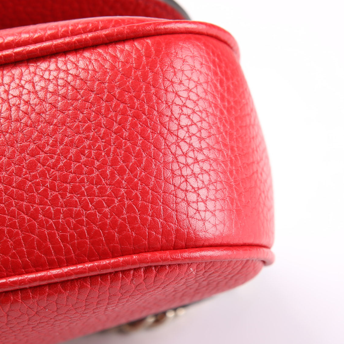 536224 Soho Chain Tassel Flap Red