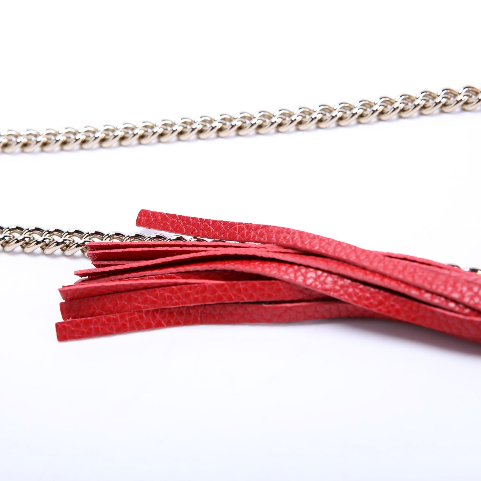 536224 Soho Chain Tassel Flap Red