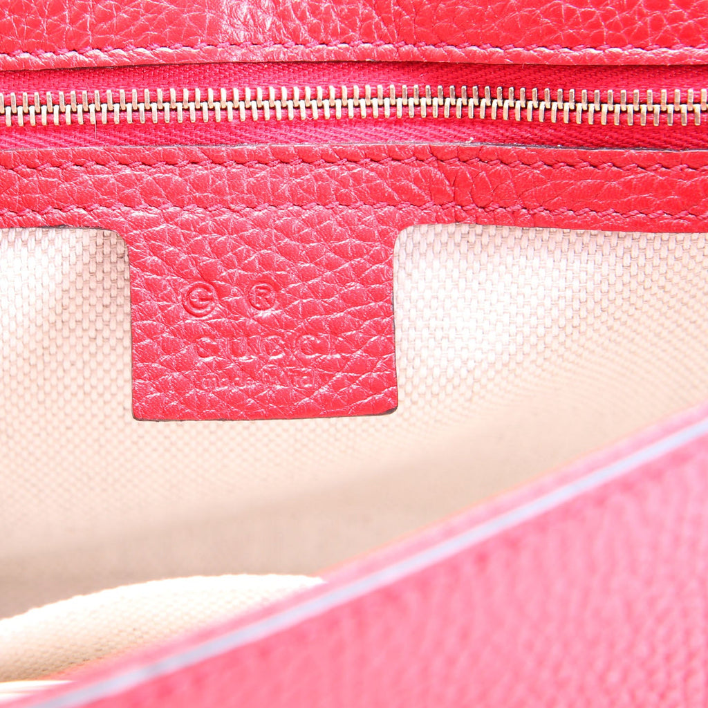 536224 Soho Chain Tassel Flap Red