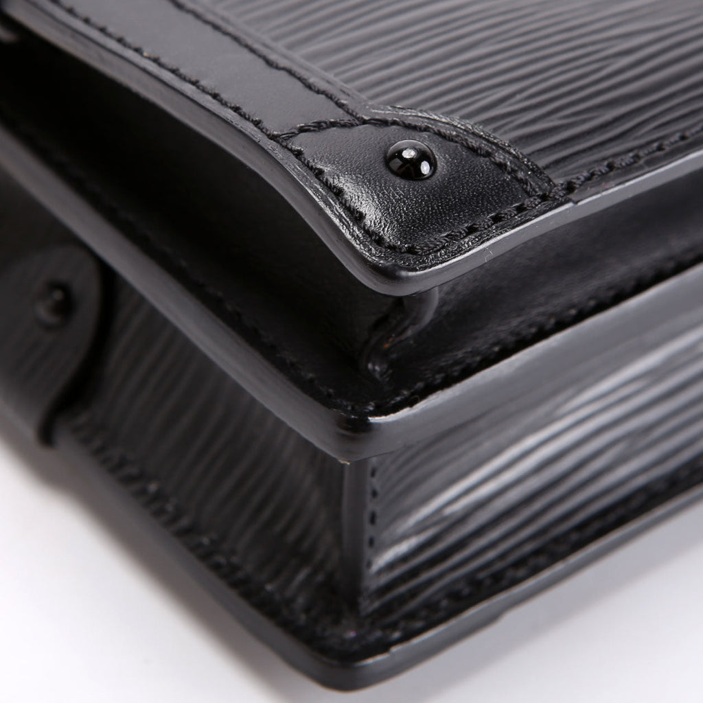 Trunk Clutch Epi Black