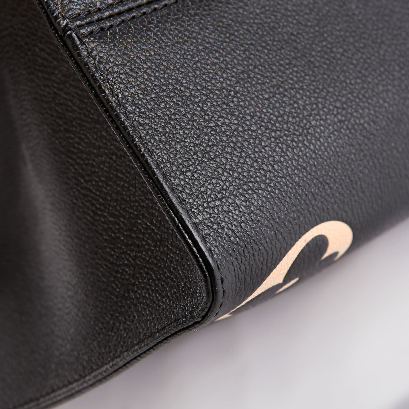 ONTHEGO MM Bicolor Empreinte Black/Beige