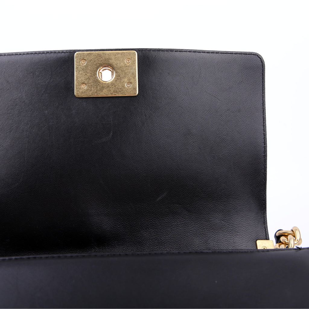 Boy Flap Medium Old Lambskin Black 22M