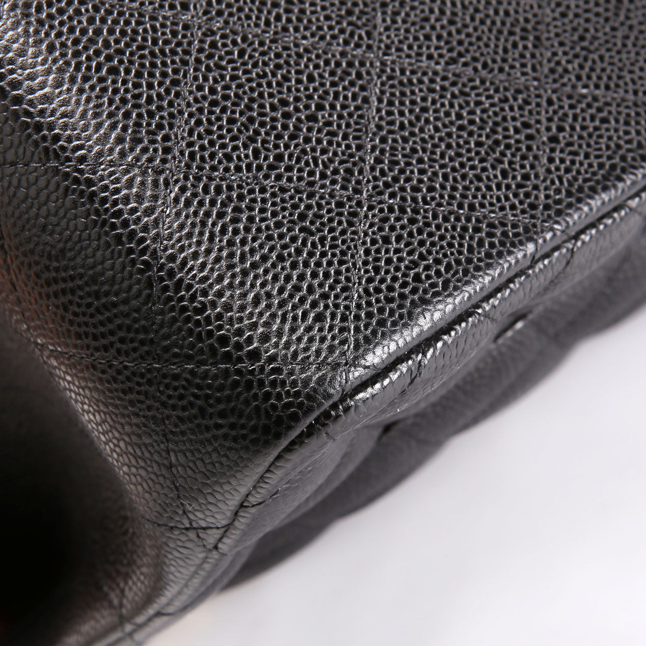 Classic Flap Jumbo Caviar 23M Black/Burgundy