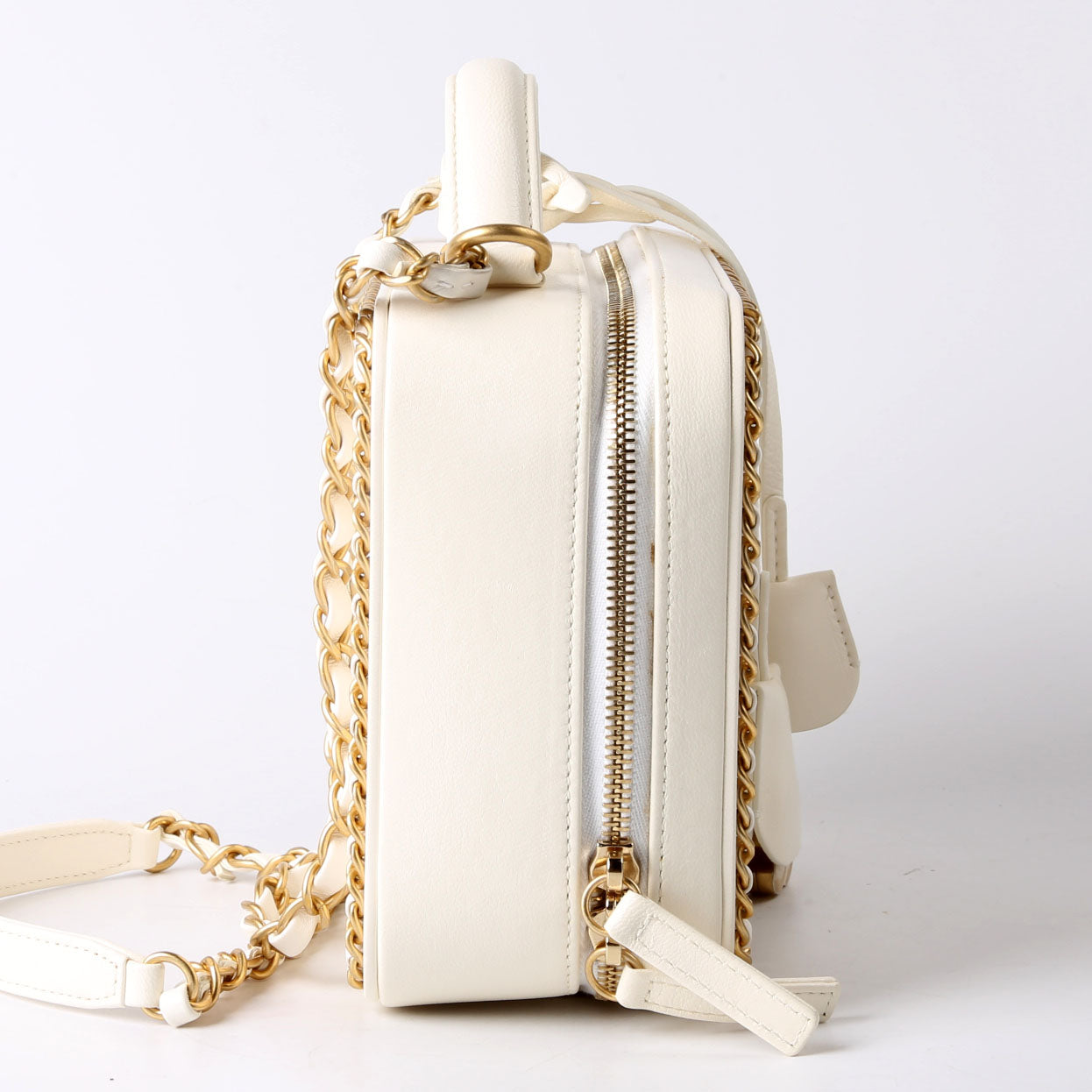 CC Filigree Vanity Case Medium 29M White