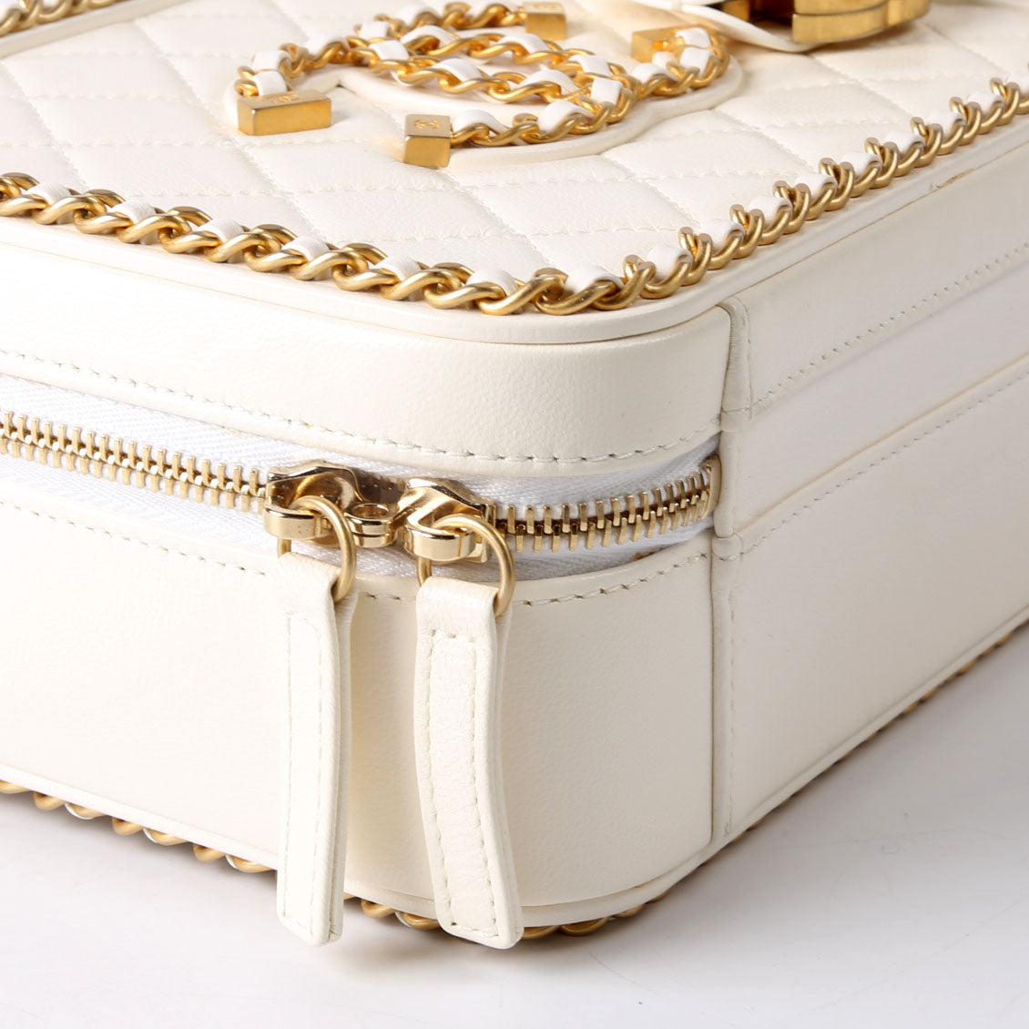 CC Filigree Vanity Case Medium 29M White