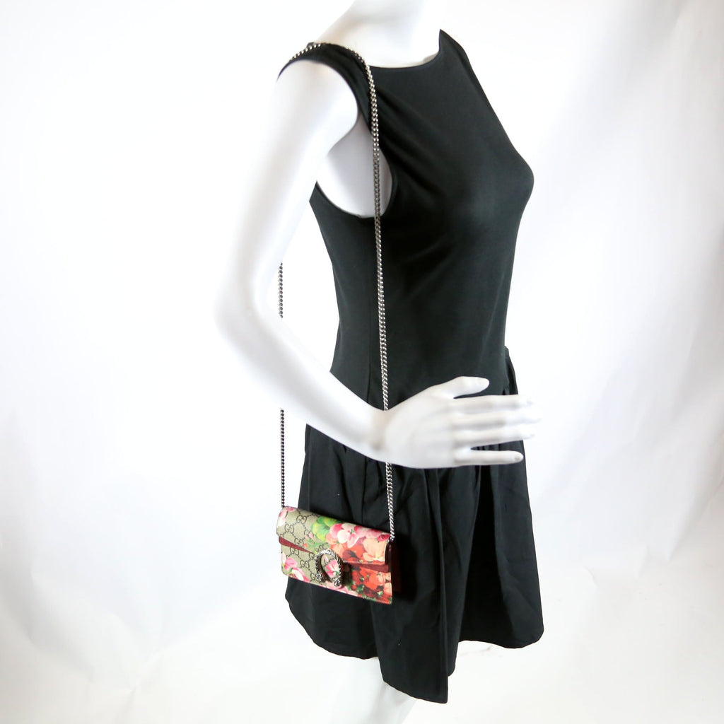 476432 Dionysus Blooms Super Mini
