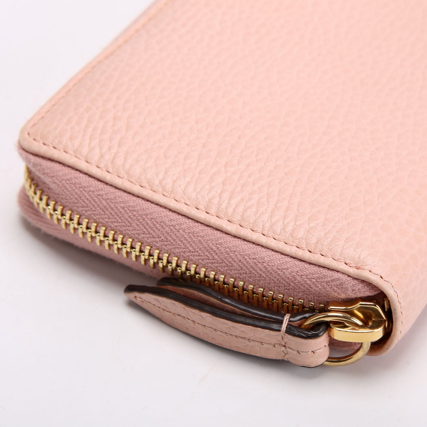 Gucci 456117 GG Leather Zip Around Wallet Pink