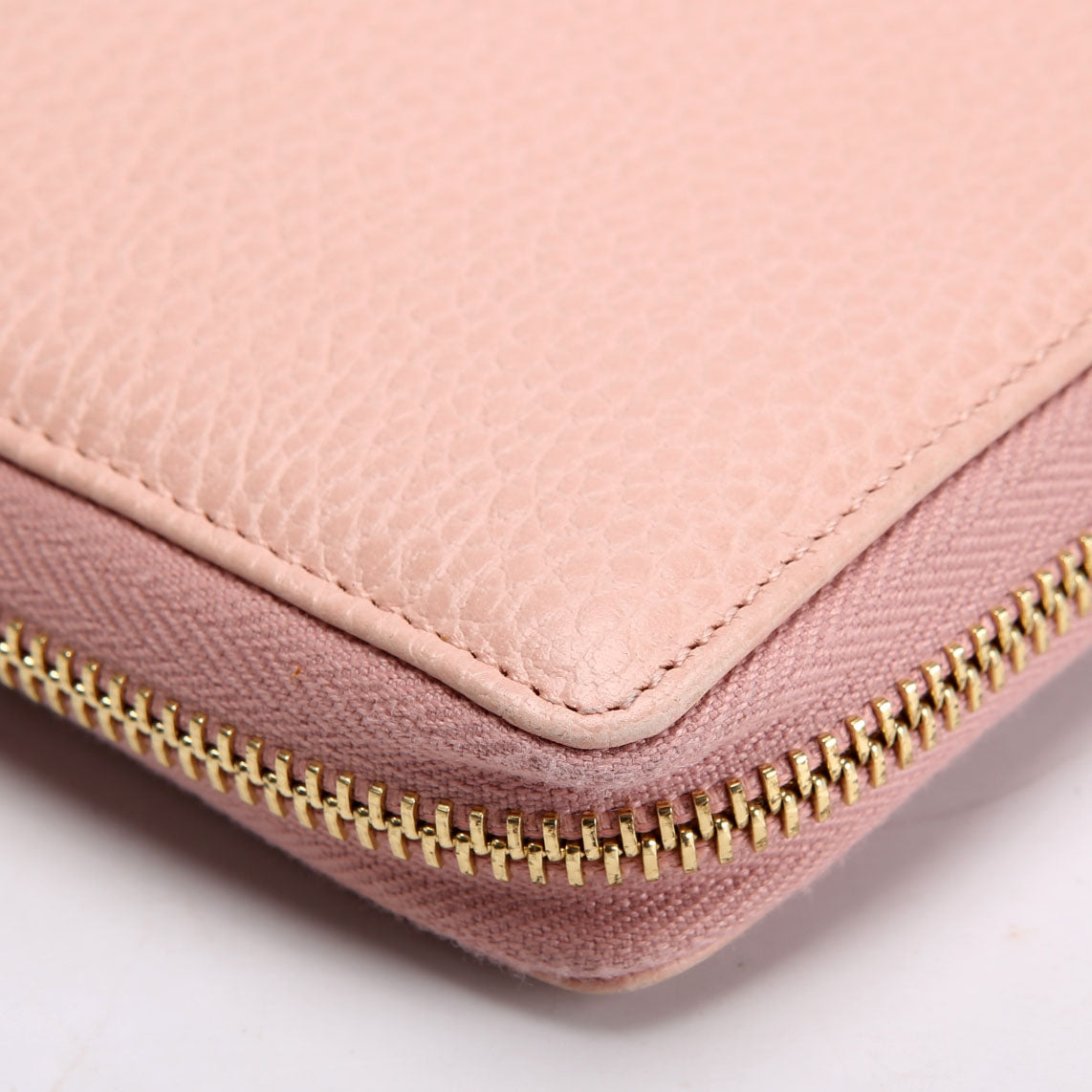 Gucci 456117 GG Leather Zip Around Wallet Pink