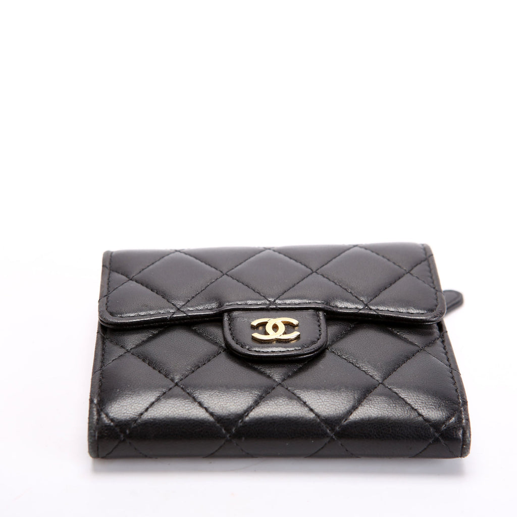 Classic Compact Flap Wallet Lambskin 22M Black