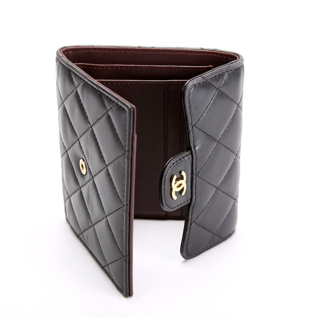 Classic Compact Flap Wallet Lambskin 22M Black