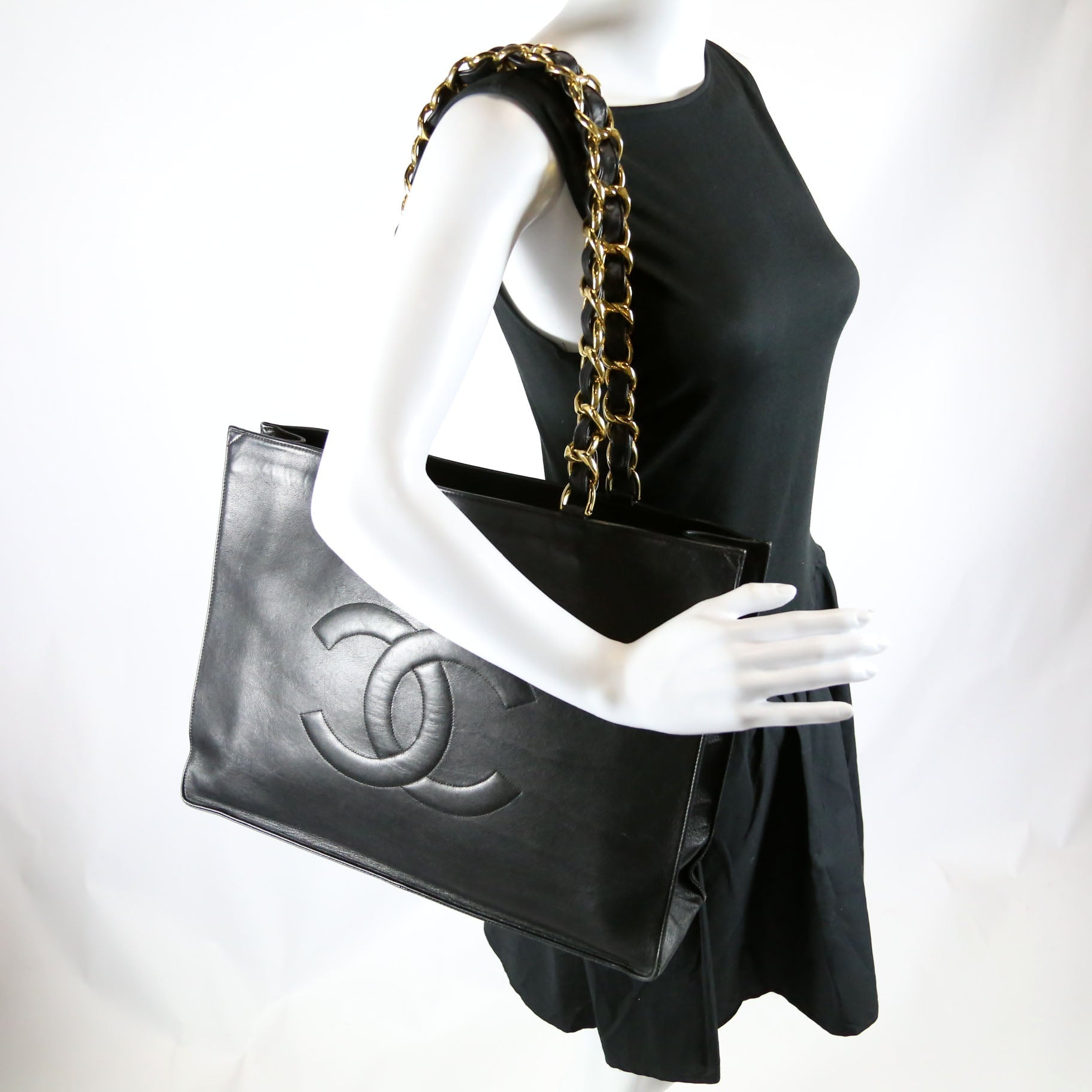 CC Lambskin Chain Tote Extra Large Vintage Black