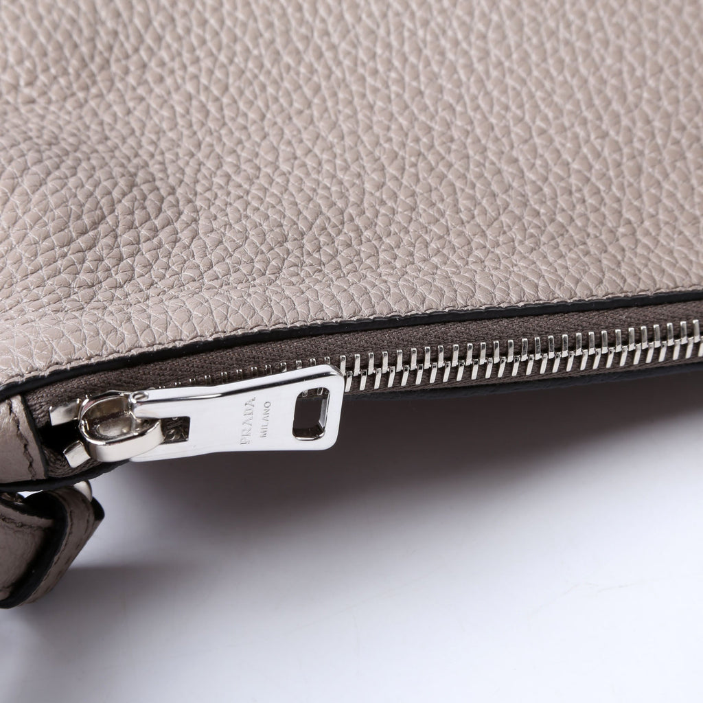 1BH050 Vitello Daino Crossbody Taupe