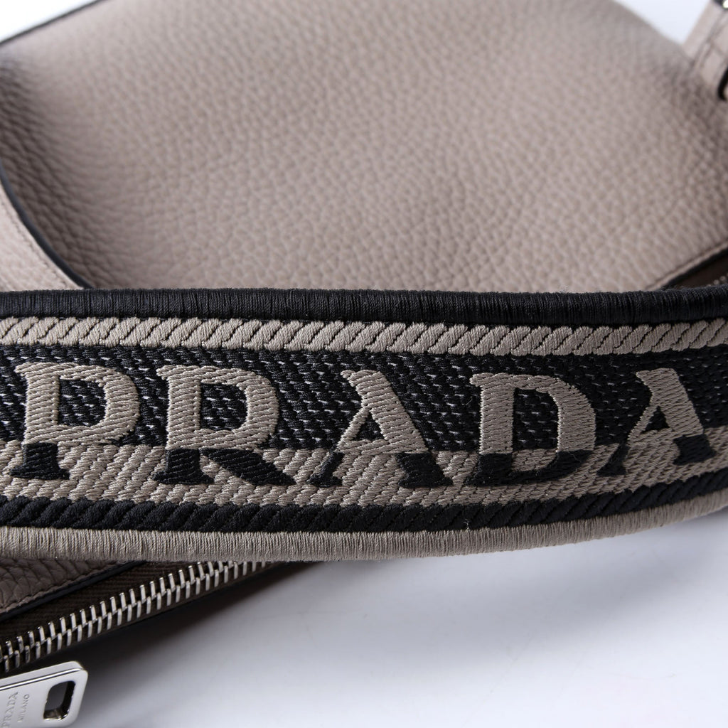 1BH050 Vitello Daino Crossbody Taupe