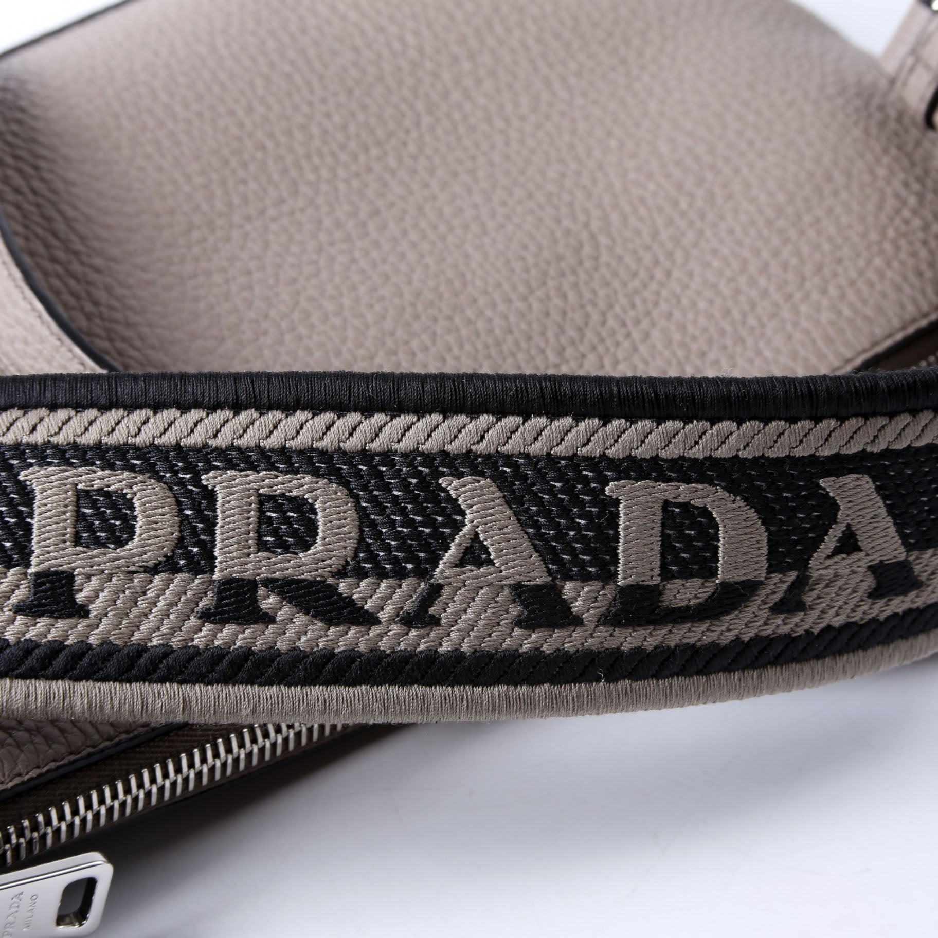 1BH050 Vitello Daino Crossbody Taupe