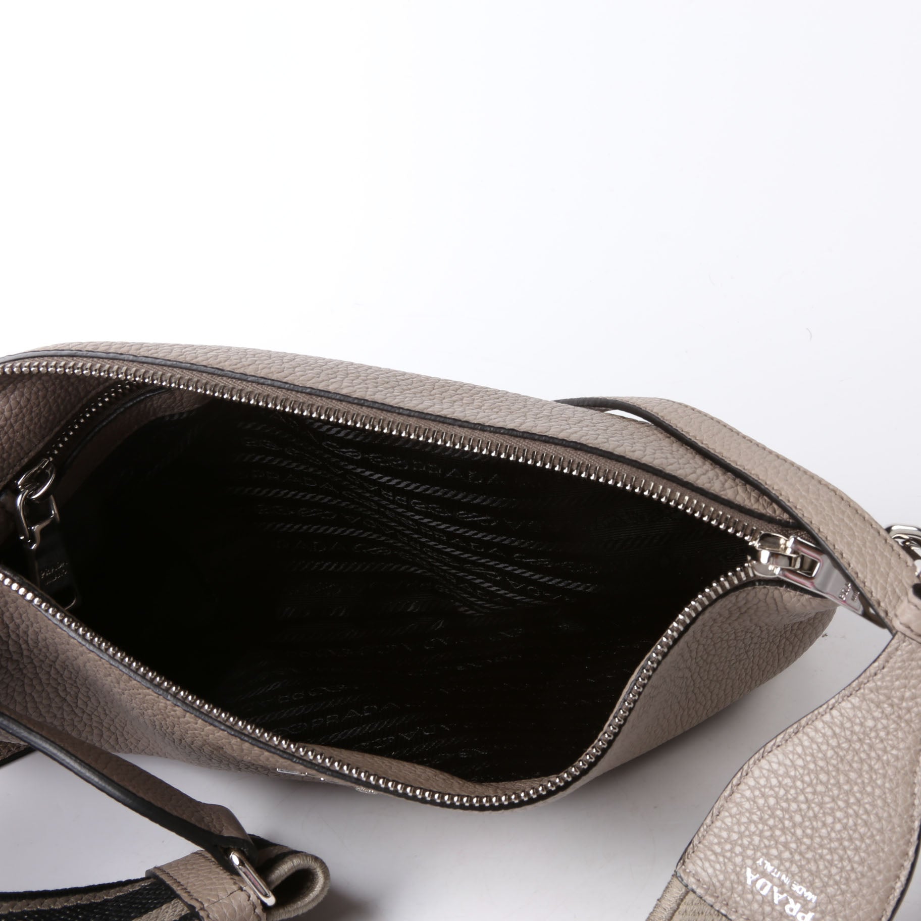 1BH050 Vitello Daino Crossbody Taupe