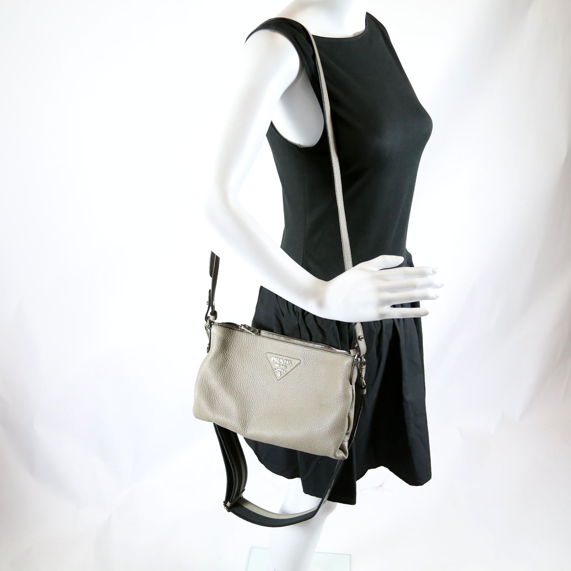 1BH050 Vitello Daino Crossbody Taupe