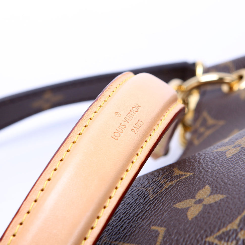 Metis Shoulder Monogram