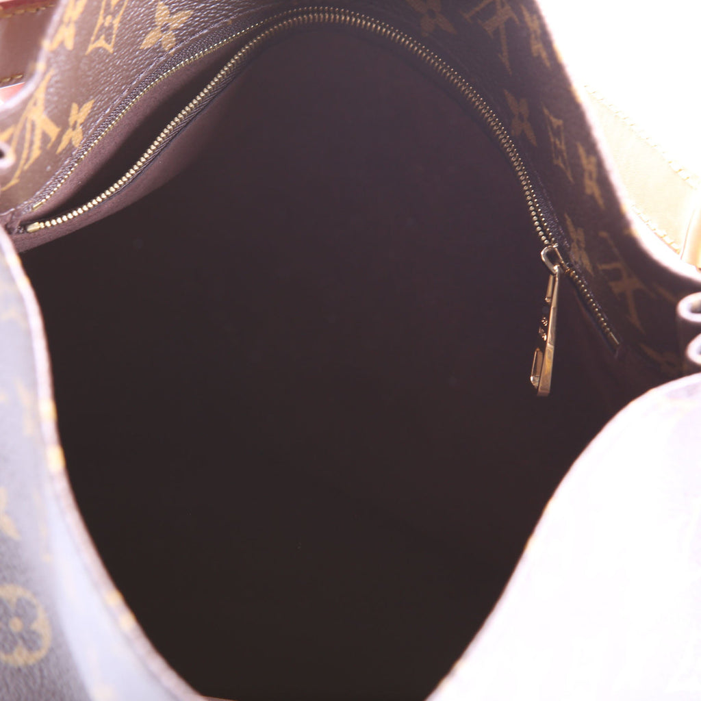 Metis Shoulder Monogram