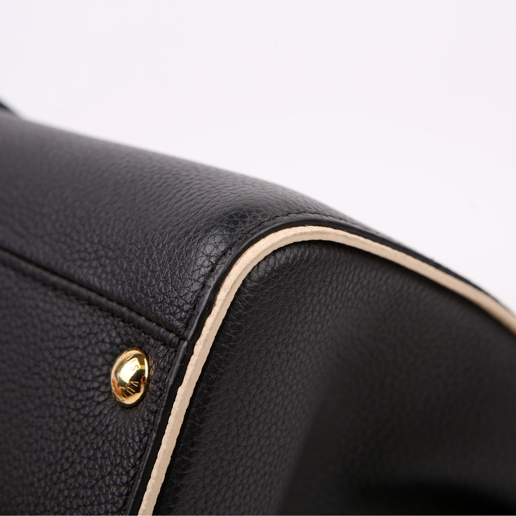 Double V Leather Black