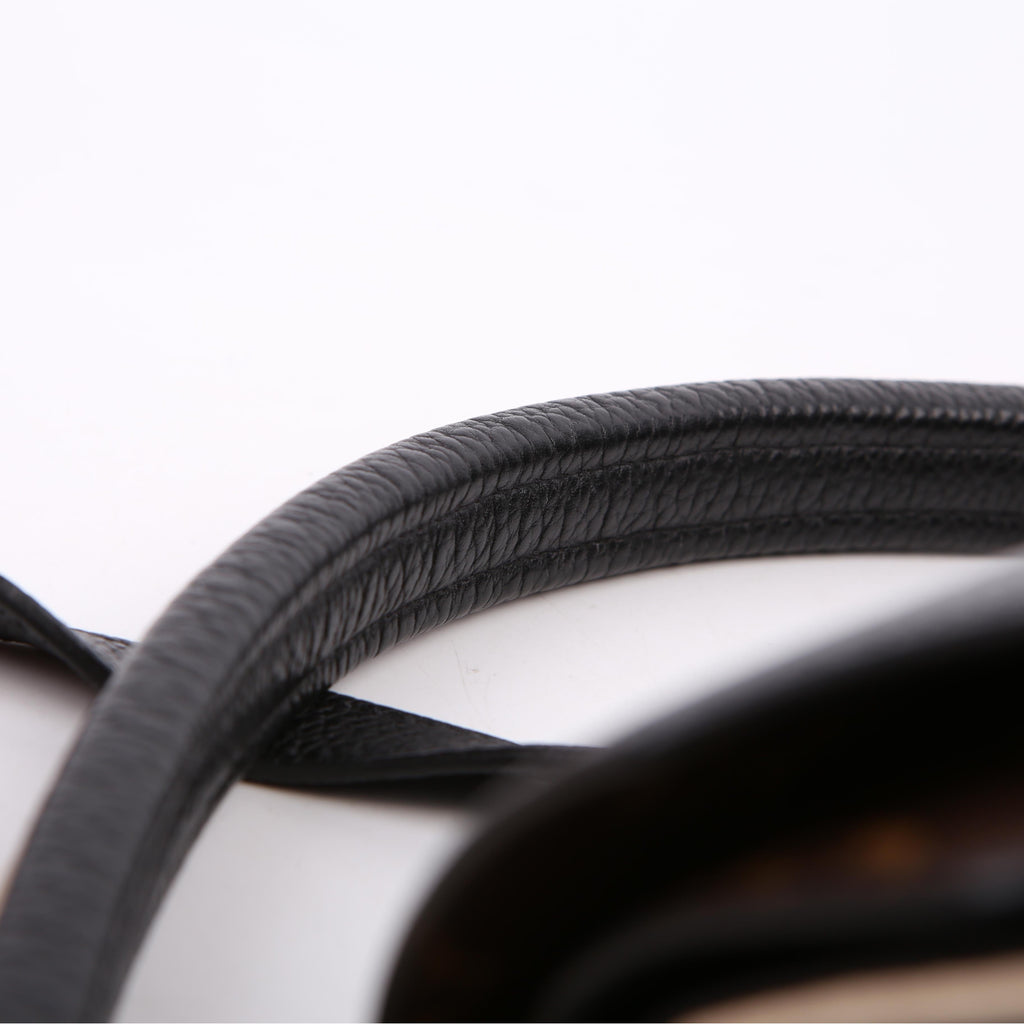 Double V Leather Black