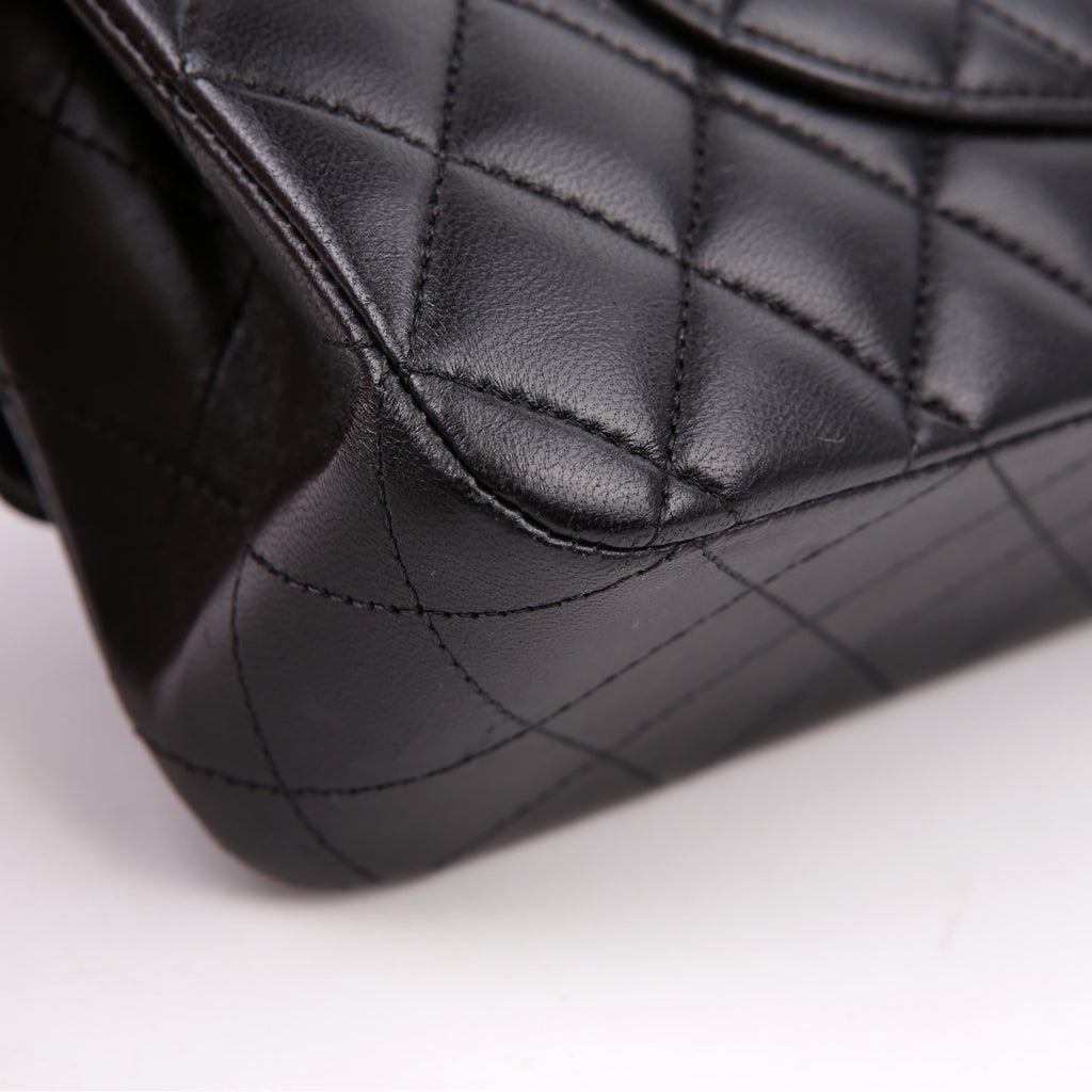 Classic Flap Medium Lambskin RFID Black