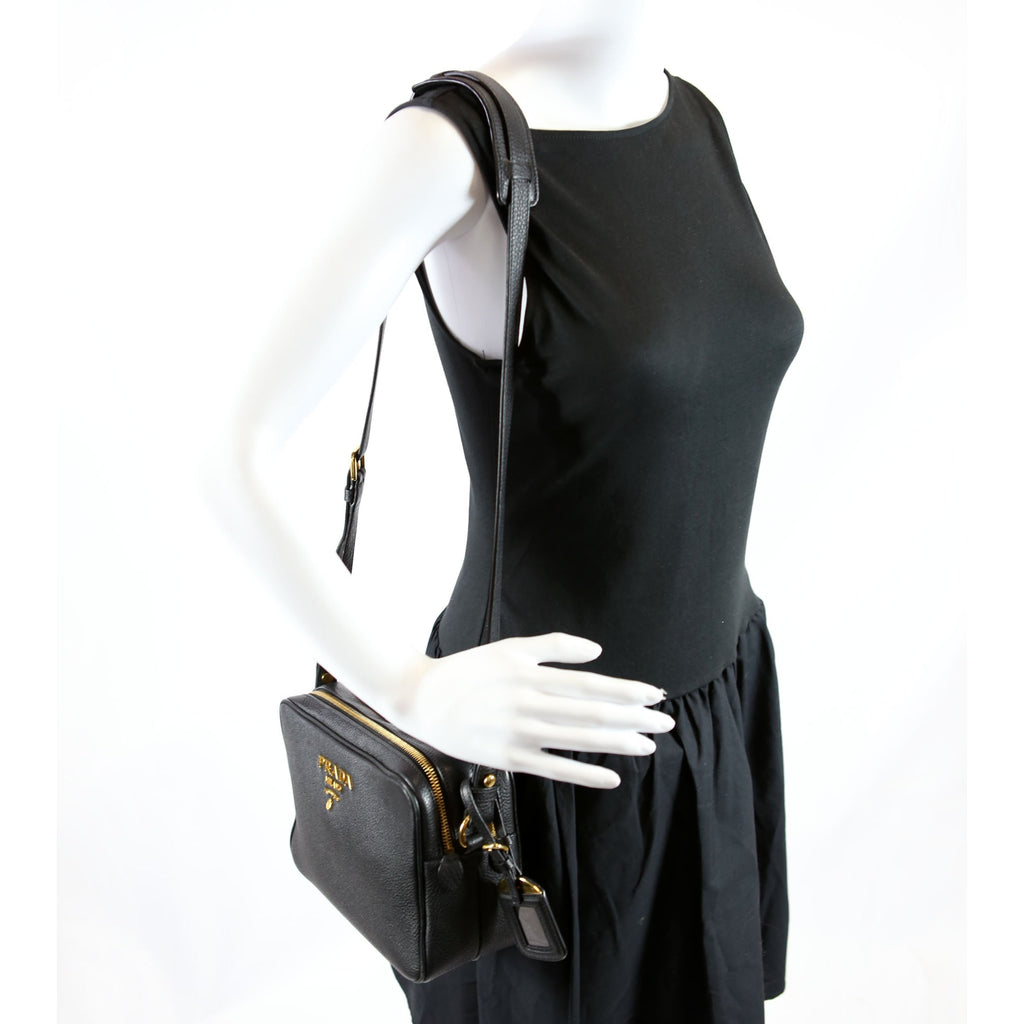 Vitello Daino Double Zip Crossbody Black