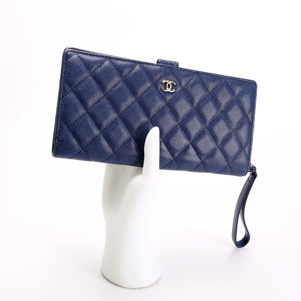 CC Wristlet Wallet Long Caviar 27M Blue