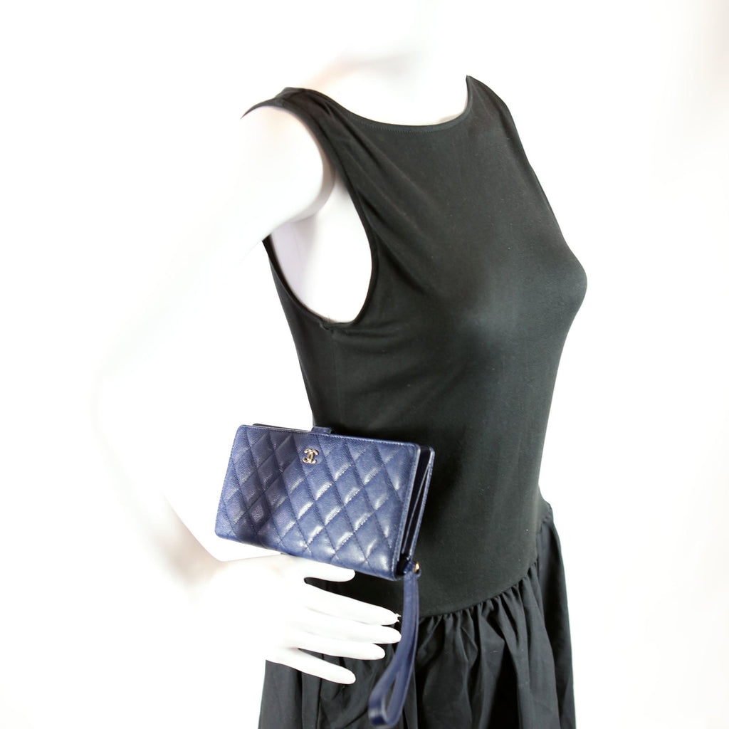 CC Wristlet Wallet Long Caviar 27M Blue