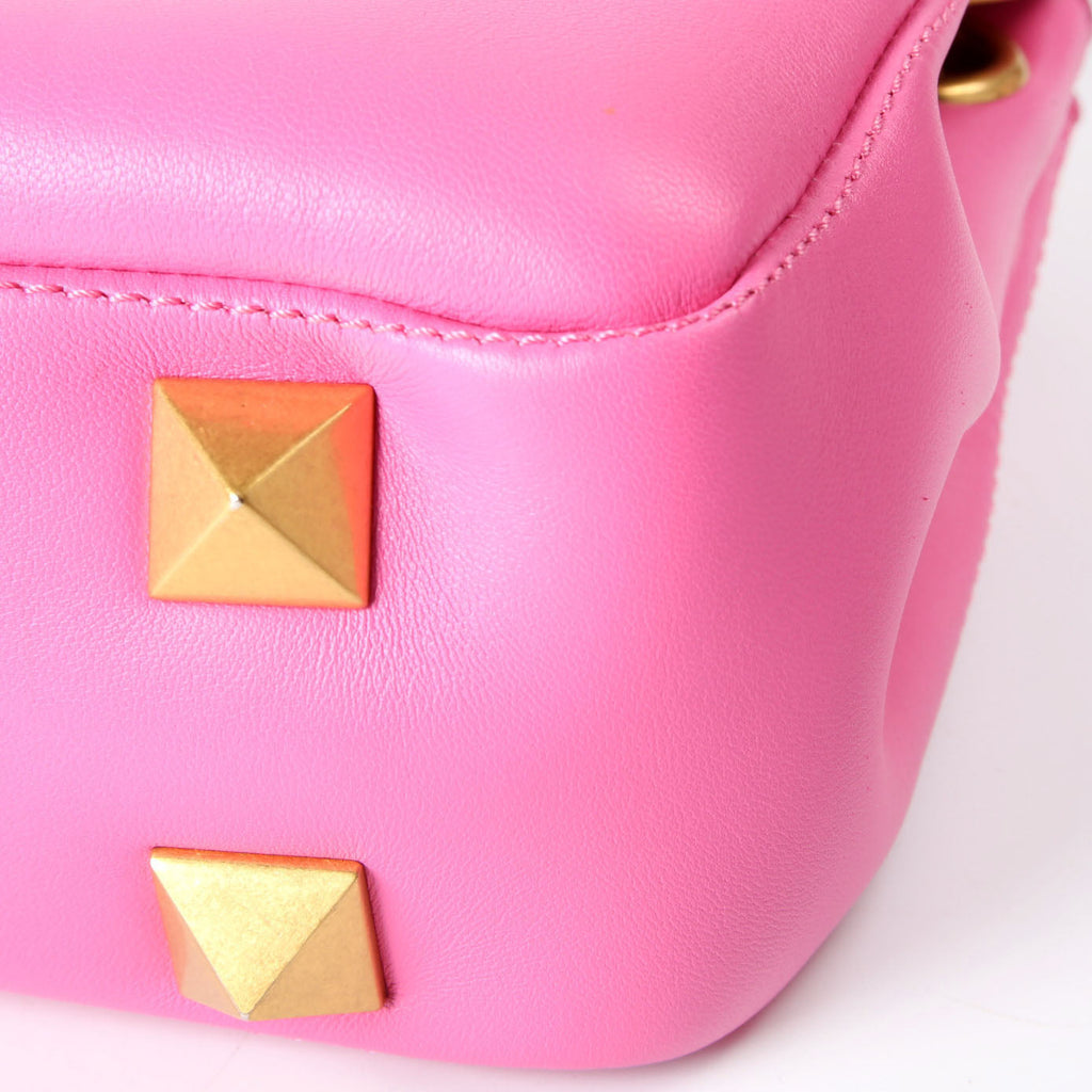 Stud Sign Shoulder Bag Pink