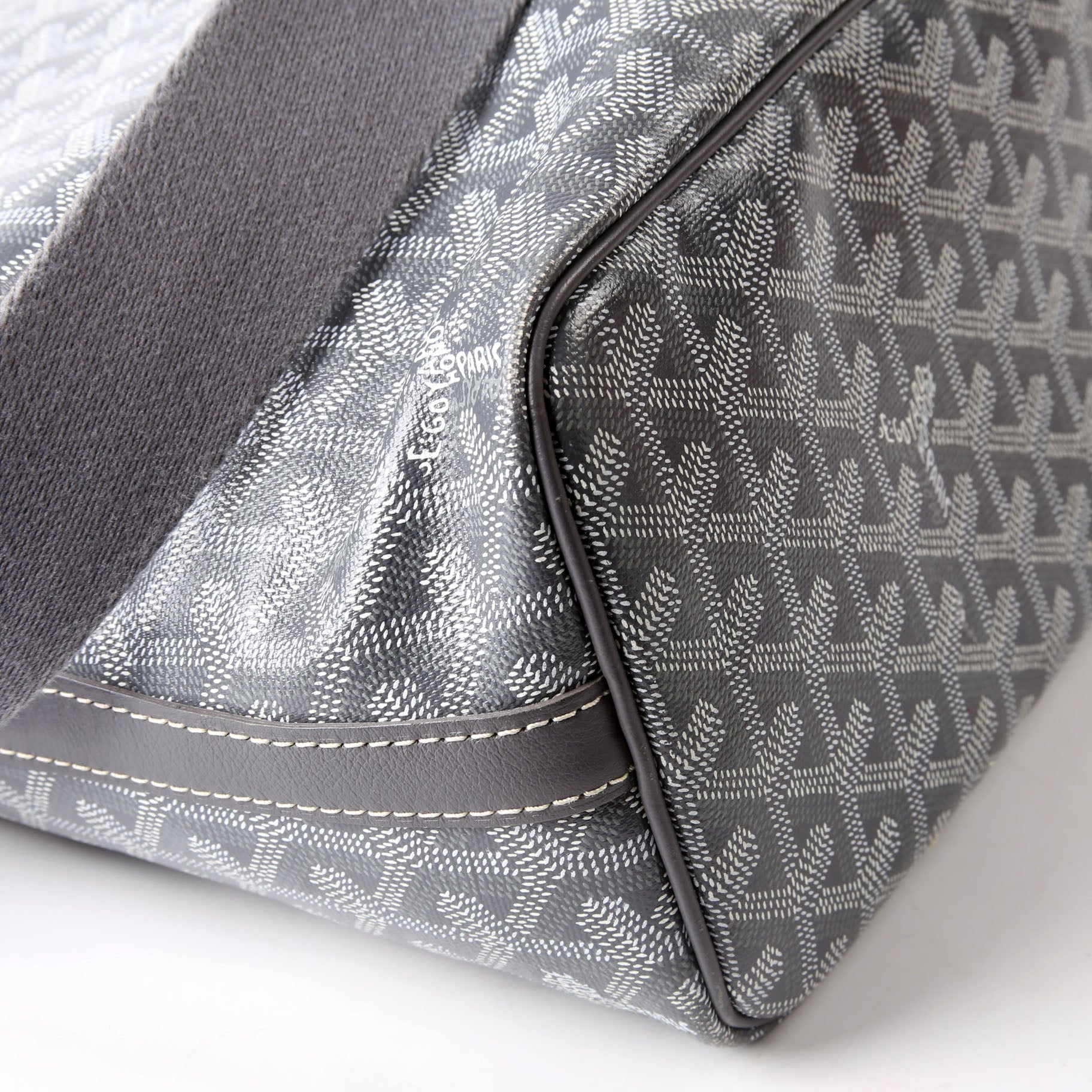 Capetein Messenger Goyardine Grey
