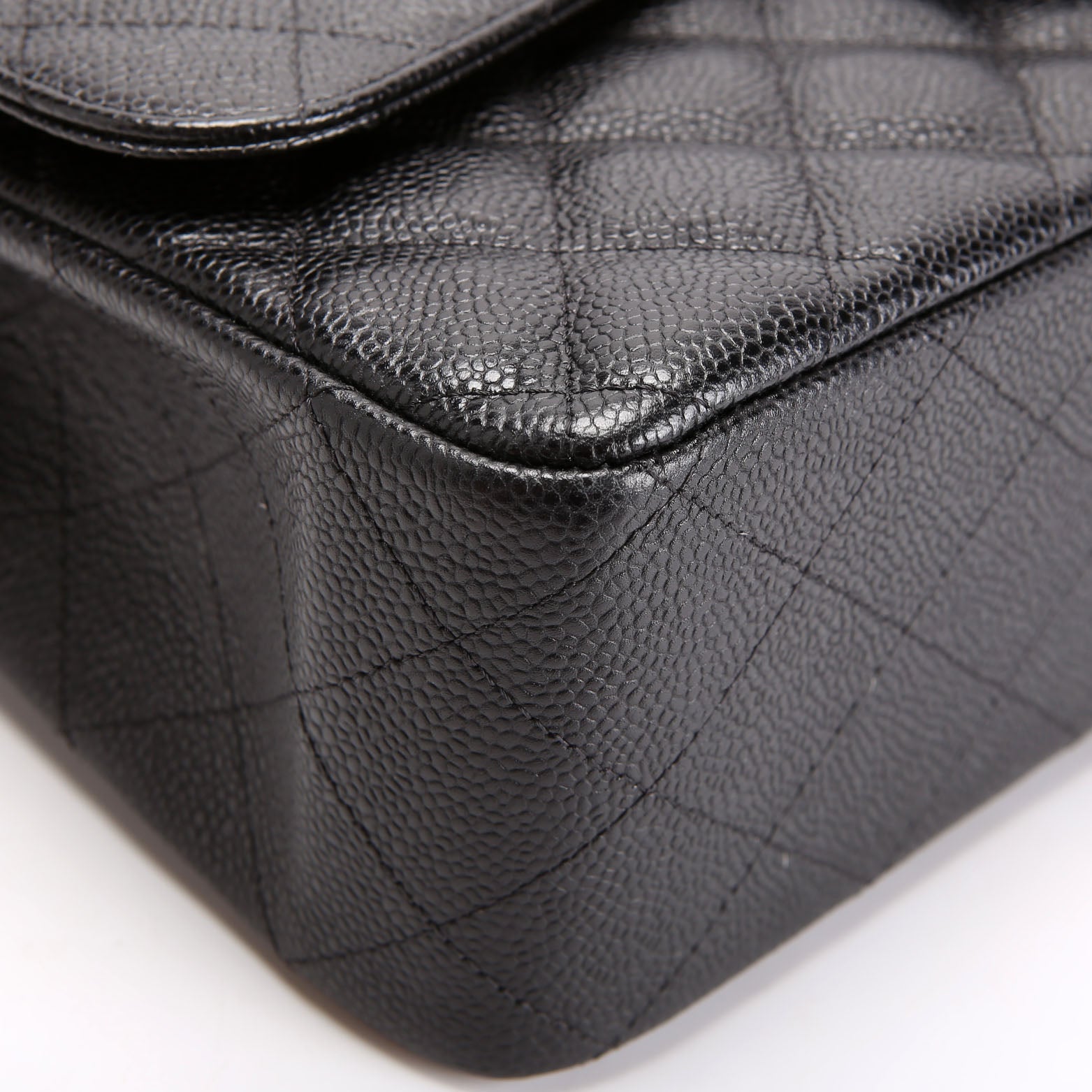 Classic Flap Jumbo Caviar 23M Black
