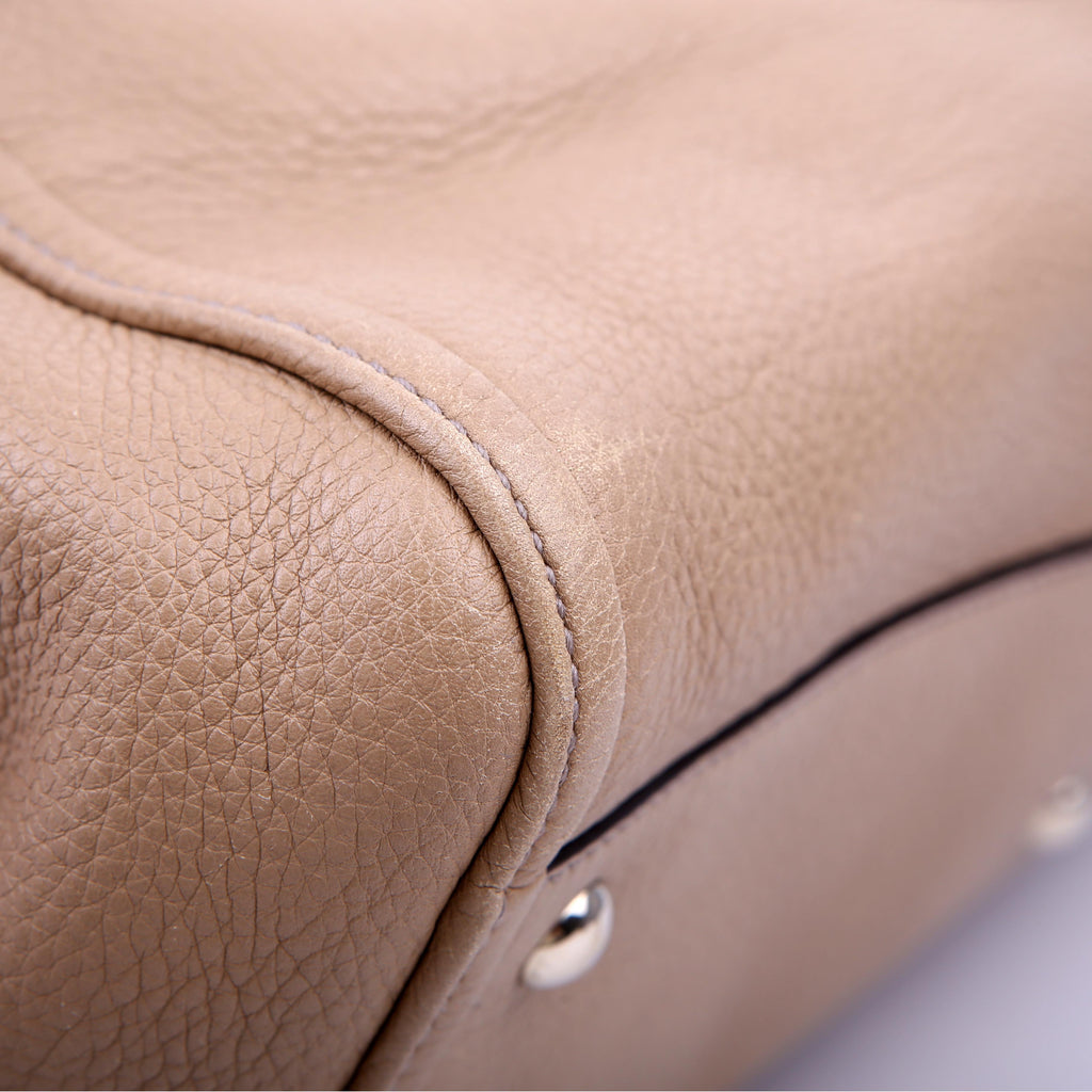 Gucci 282309 Soho Leather Hobo Medium Beige