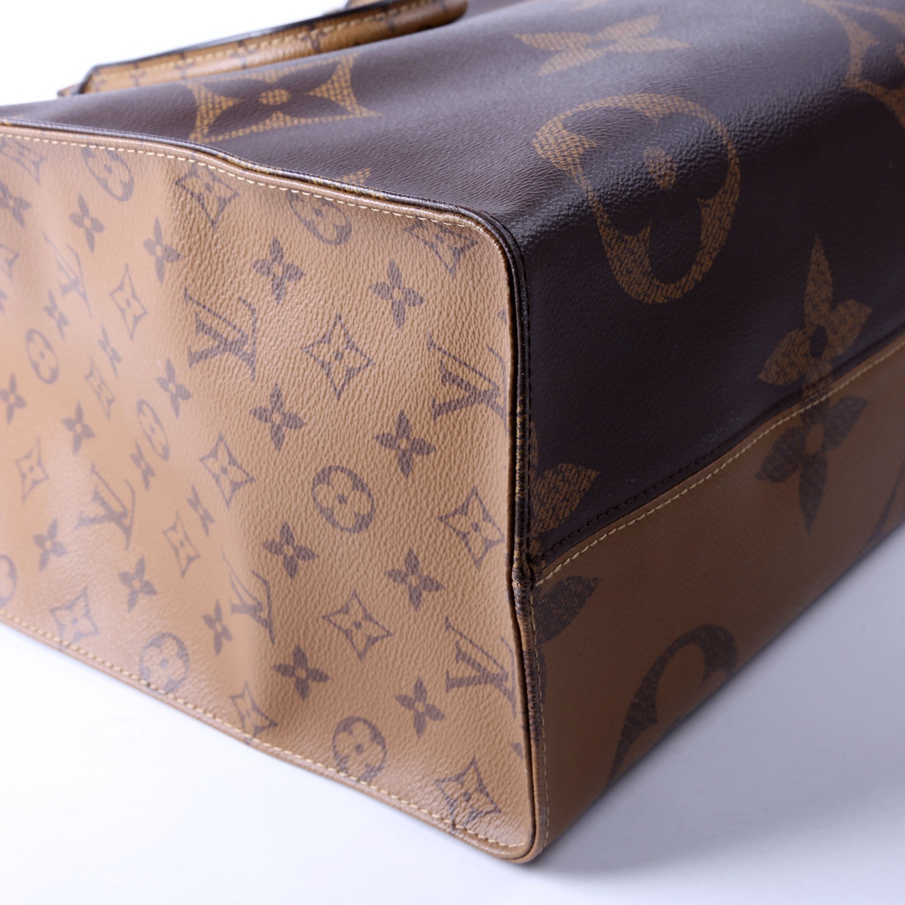 ONTHEGO GM Reverse Monogram