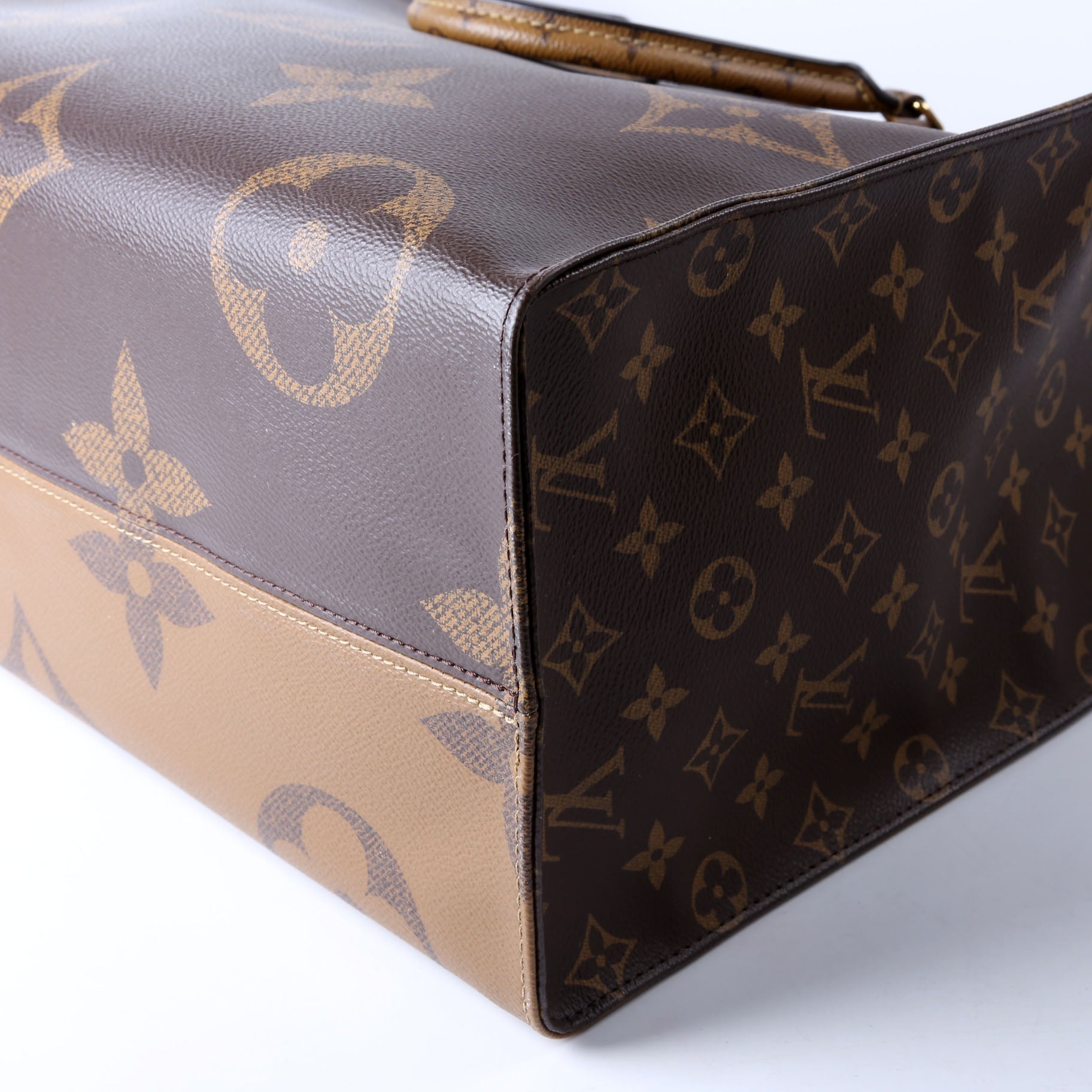 ONTHEGO GM Reverse Monogram