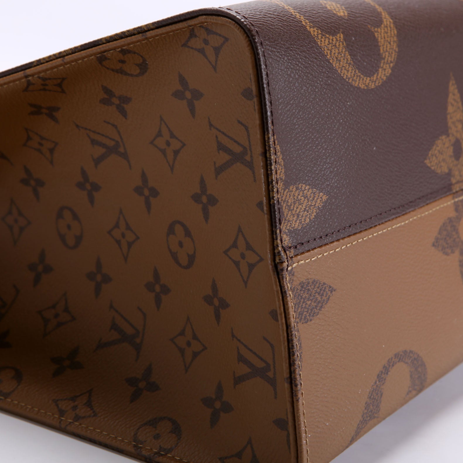 ONTHEGO GM Reverse Monogram