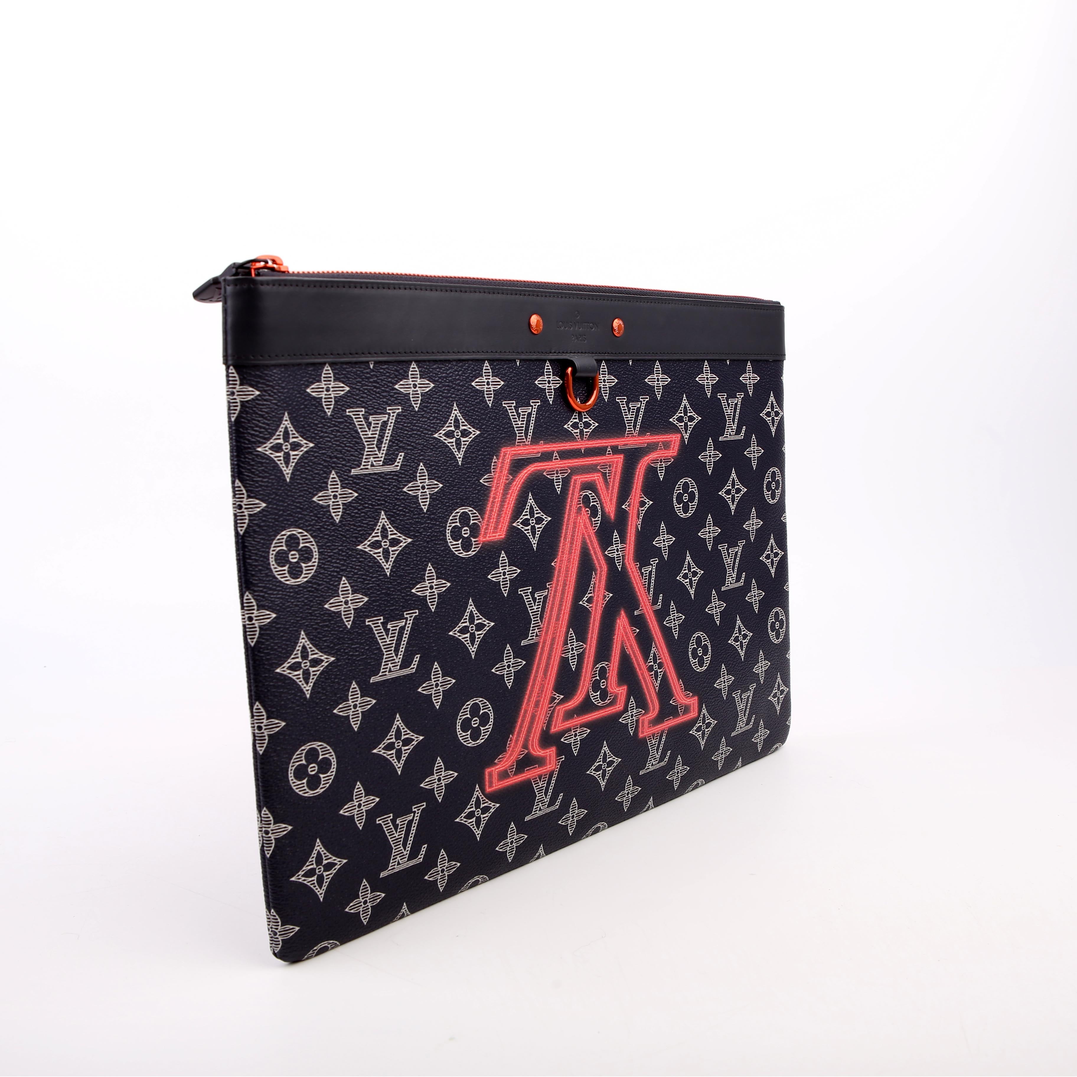 Pochette Apollo GM Upside Down Monogram