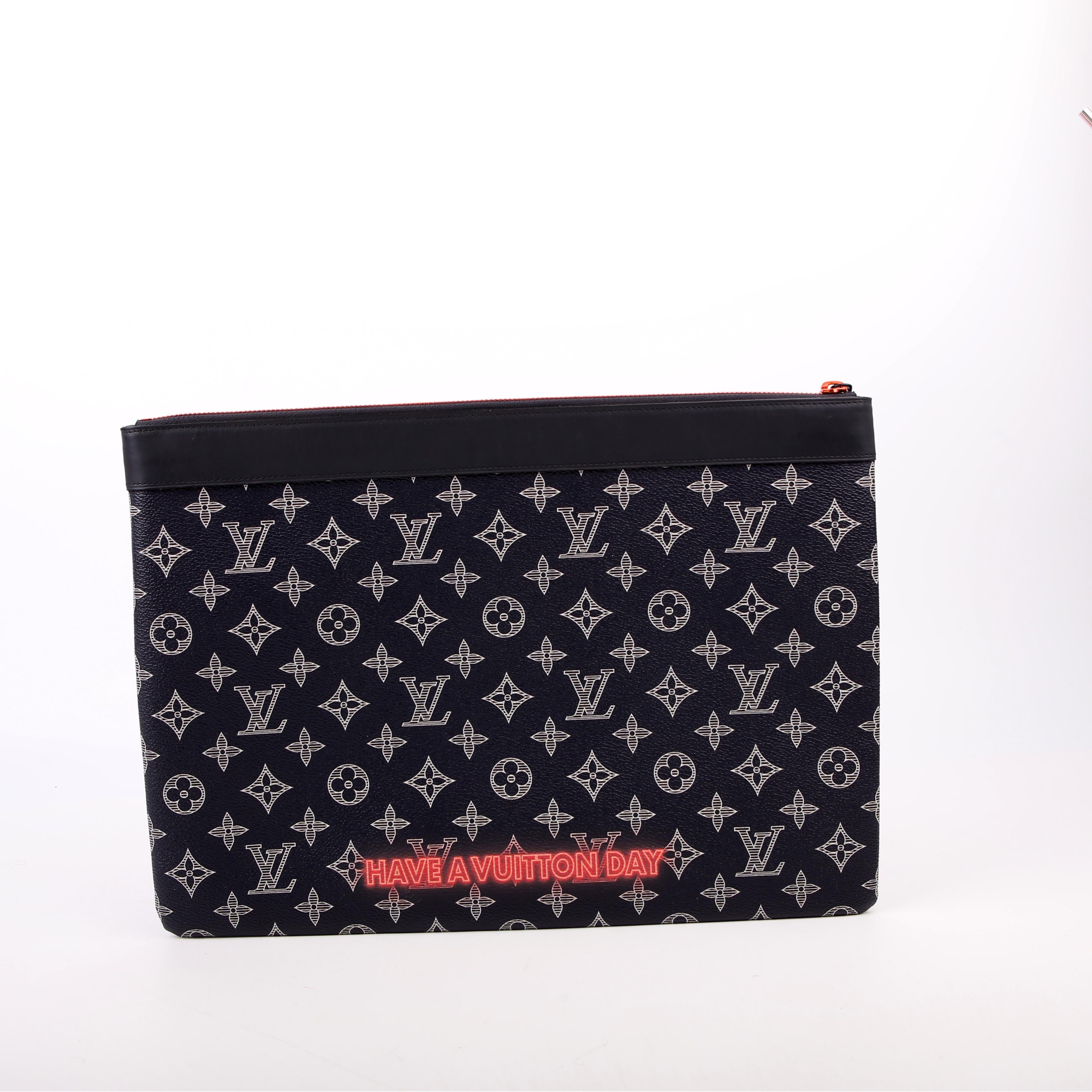 Pochette Apollo GM Upside Down Monogram