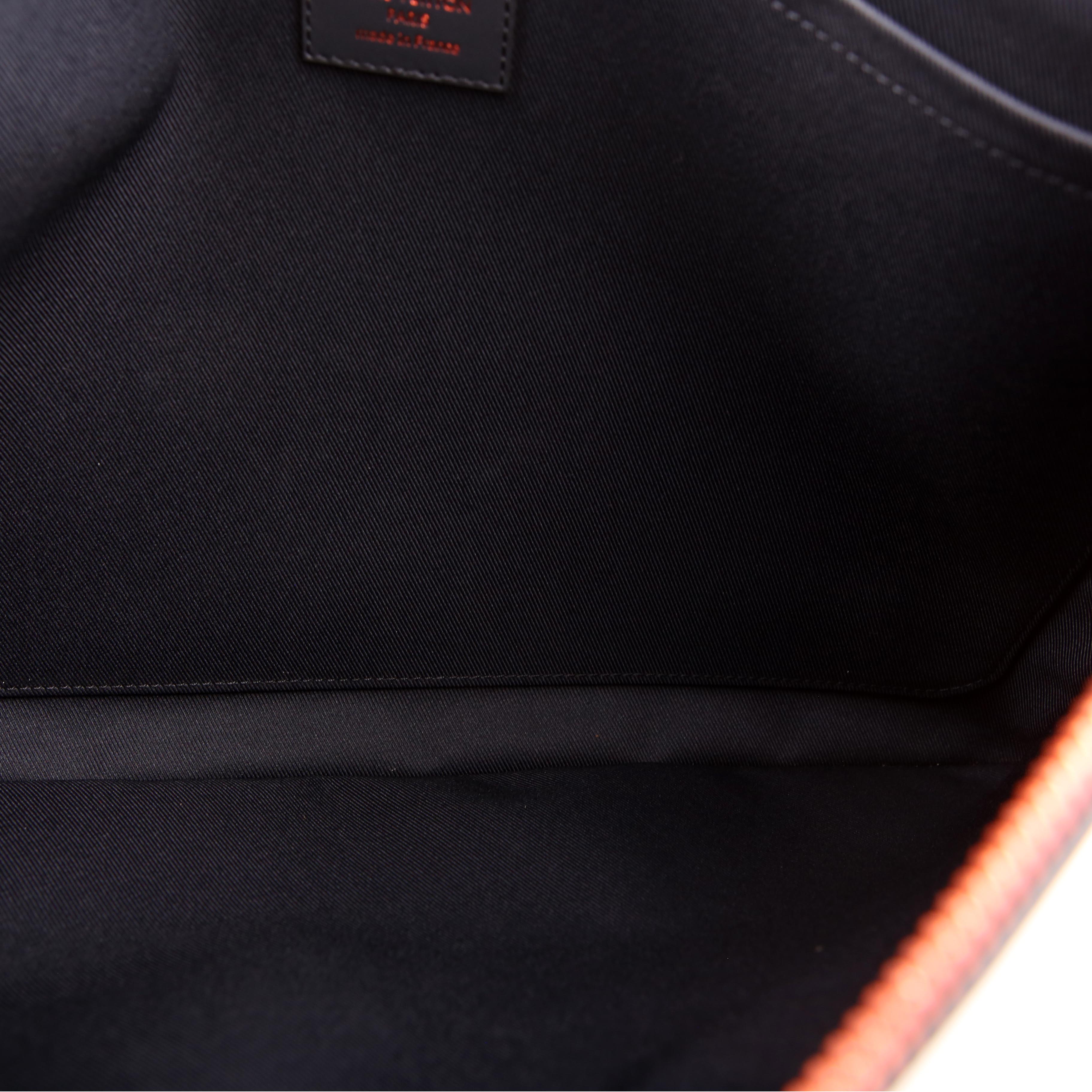 Pochette Apollo GM Upside Down Monogram