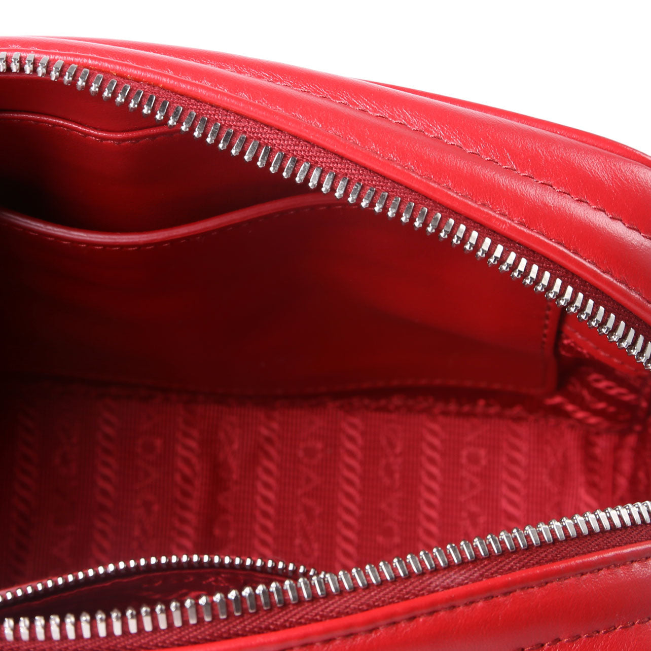 Prada 1BH083 Diagramme Camera