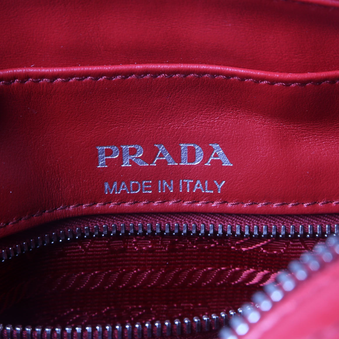Prada 1BH083 Diagramme Camera