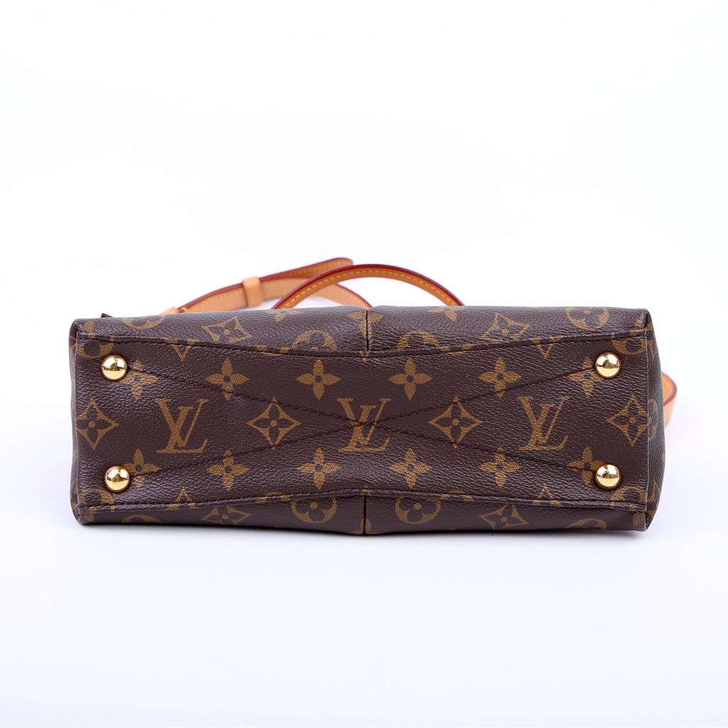 V Tote BB Monogram Red