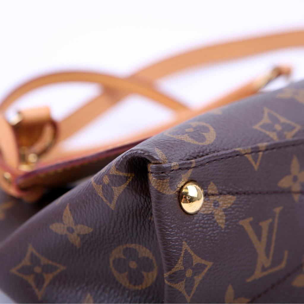 V Tote BB Monogram Red