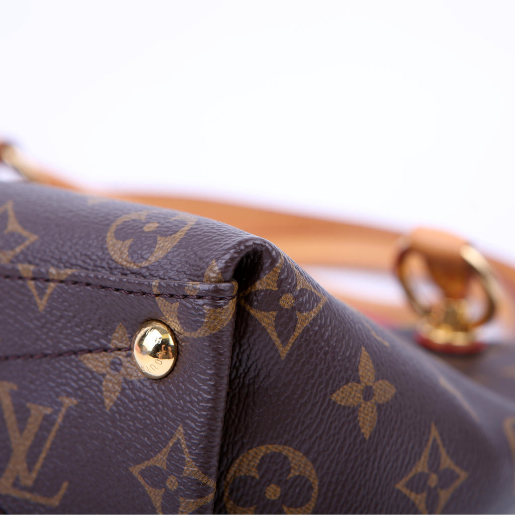 V Tote BB Monogram Red