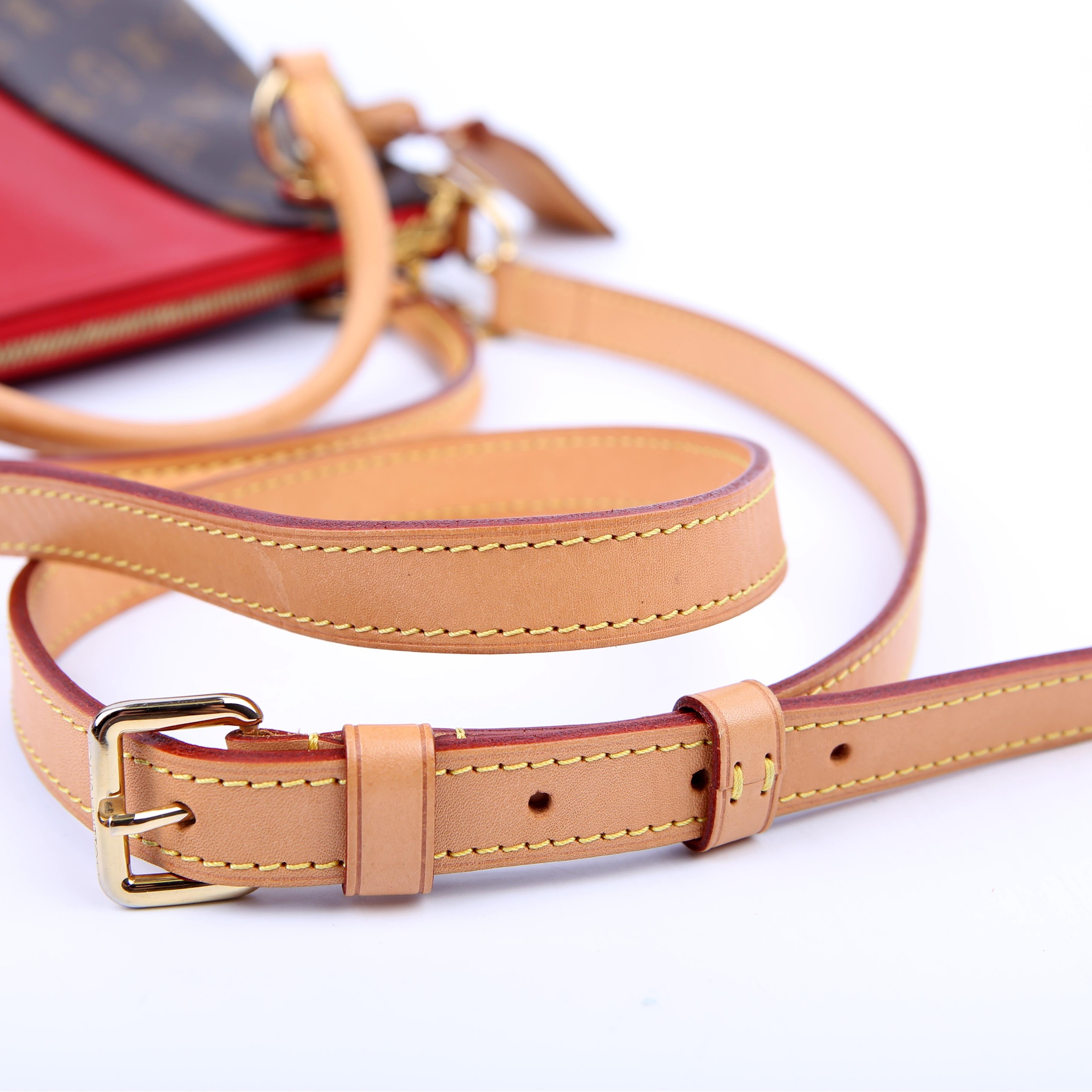 V Tote BB Monogram Red
