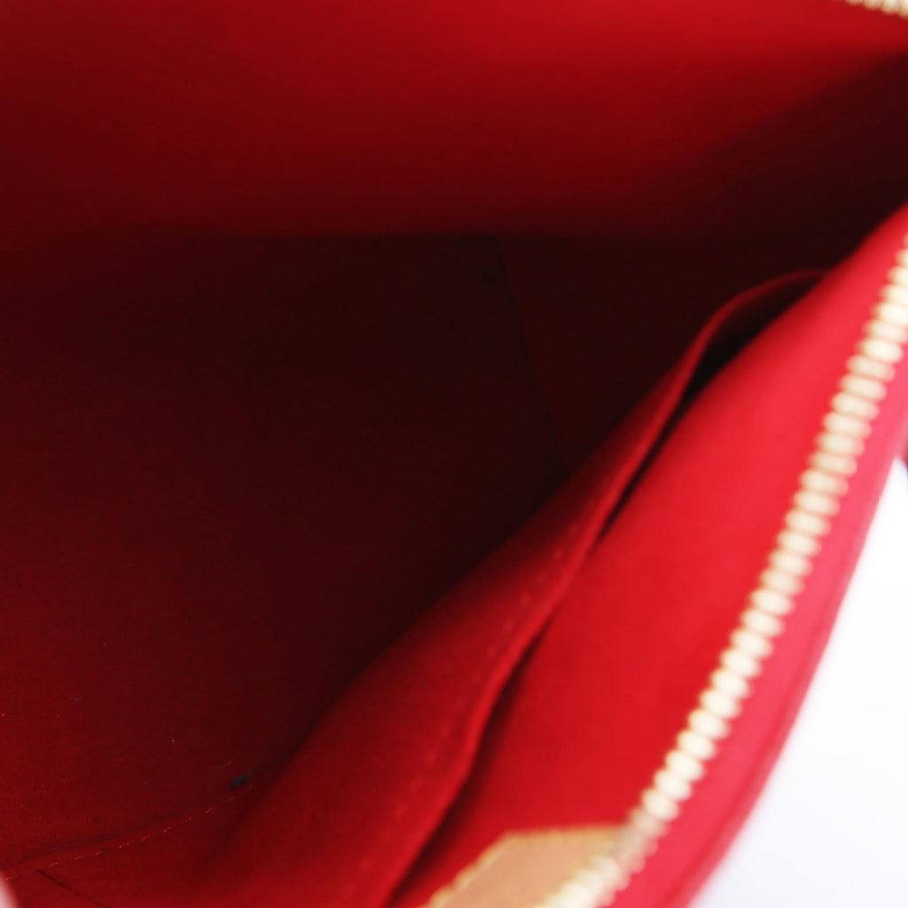V Tote BB Monogram Red
