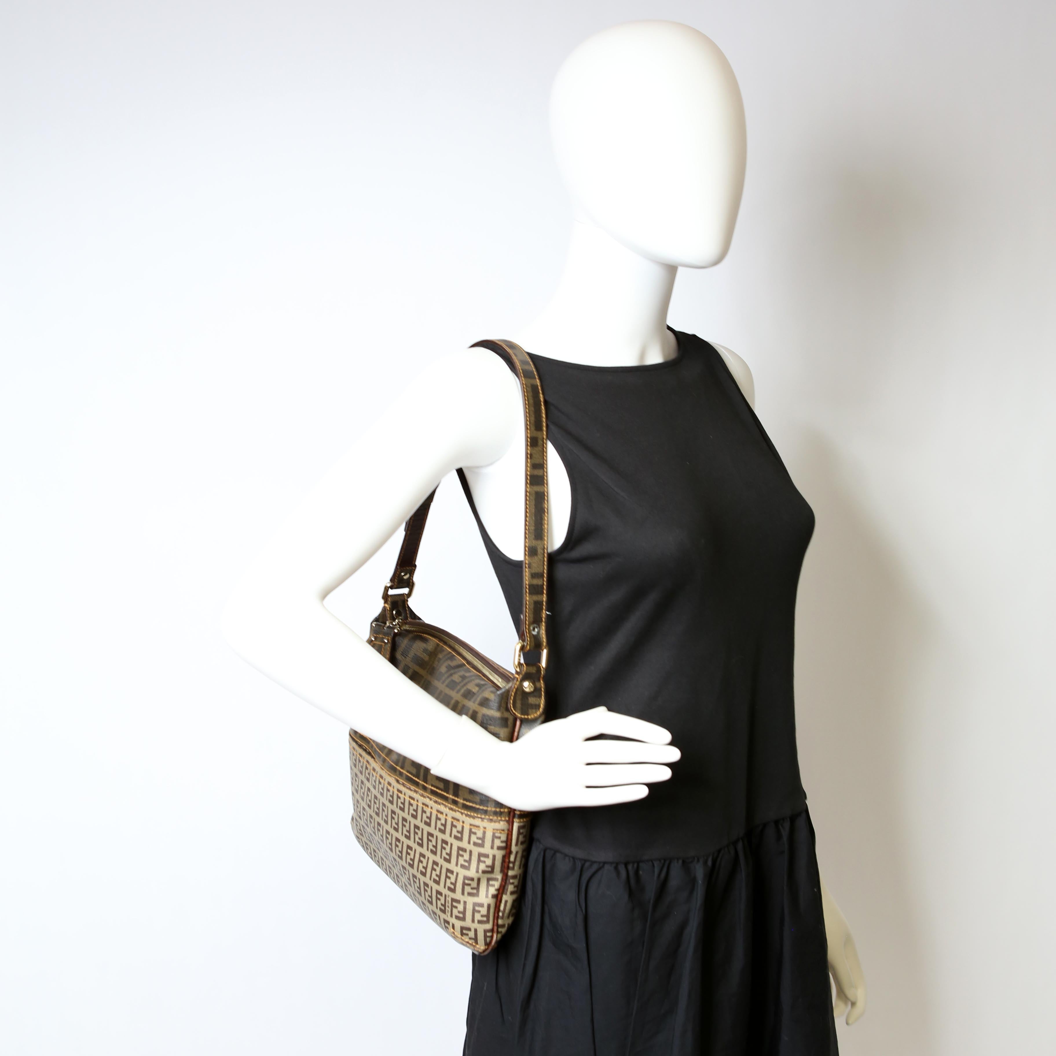 Zucca Coated Canvas Shoulder Brown