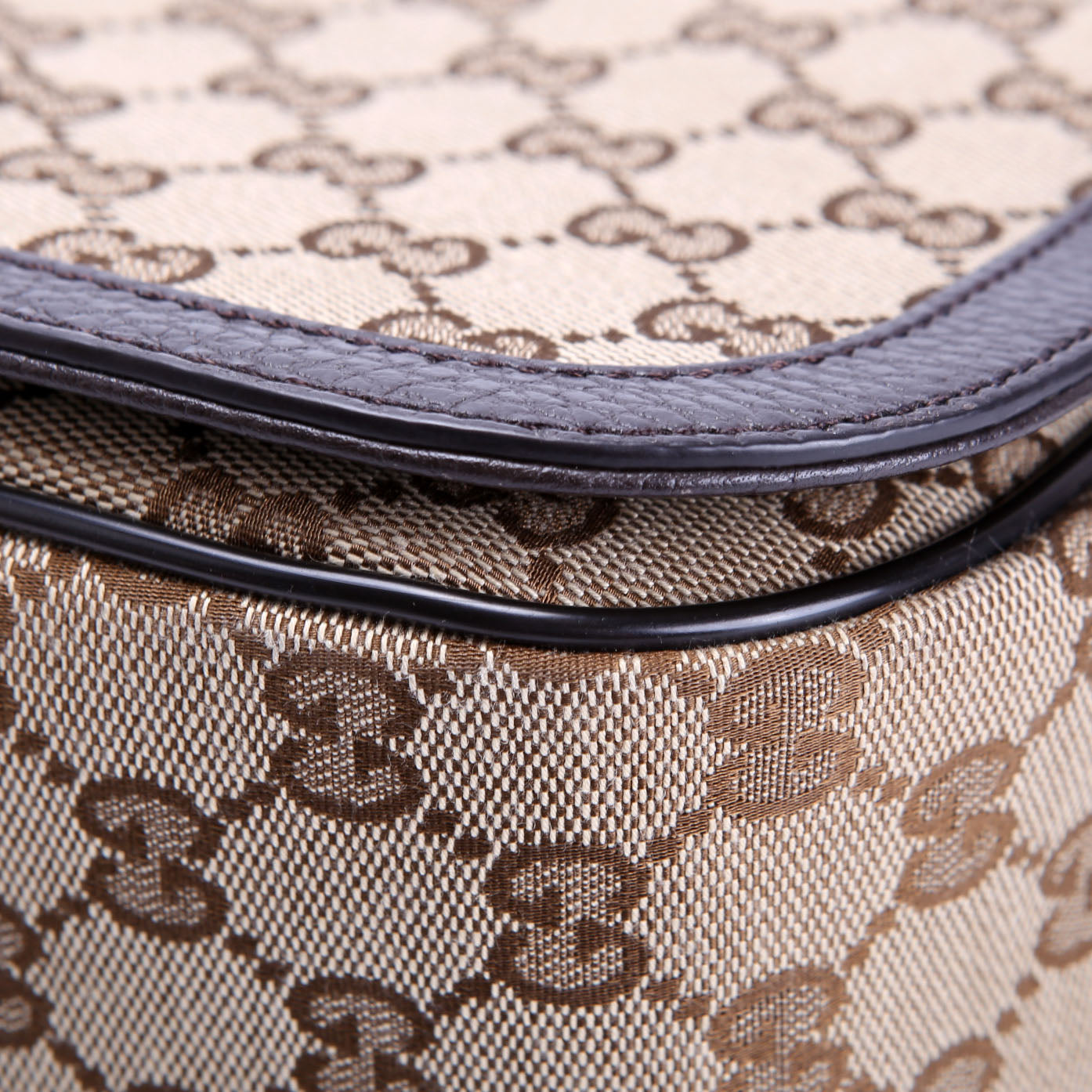 Gucci 449172 GG Canvas Messenger Brown