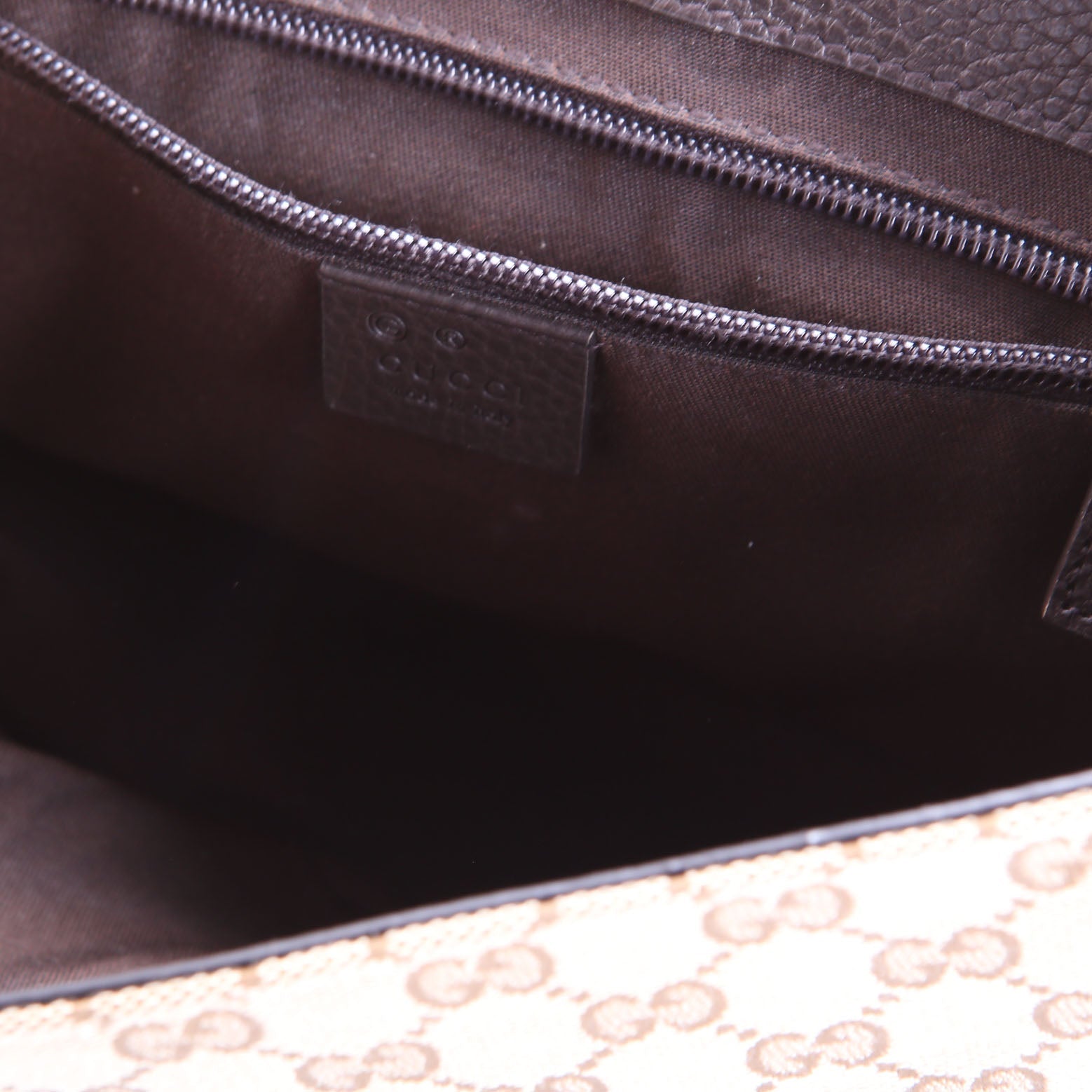 Gucci 449172 GG Canvas Messenger Brown