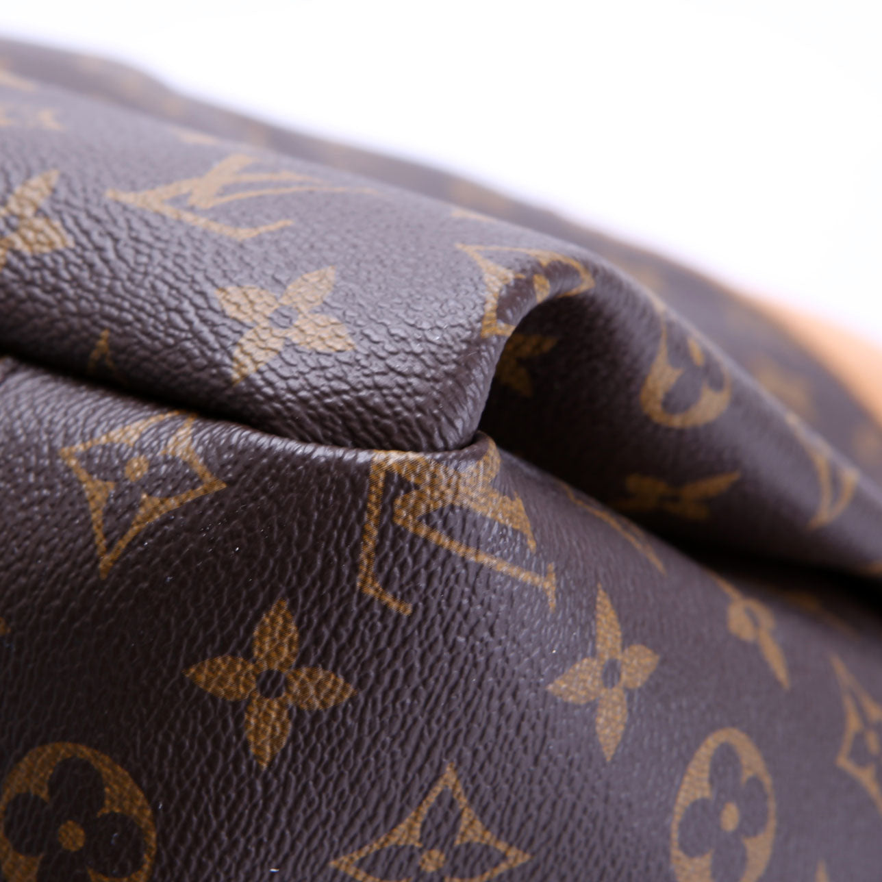 Artsy MM NM Monogram