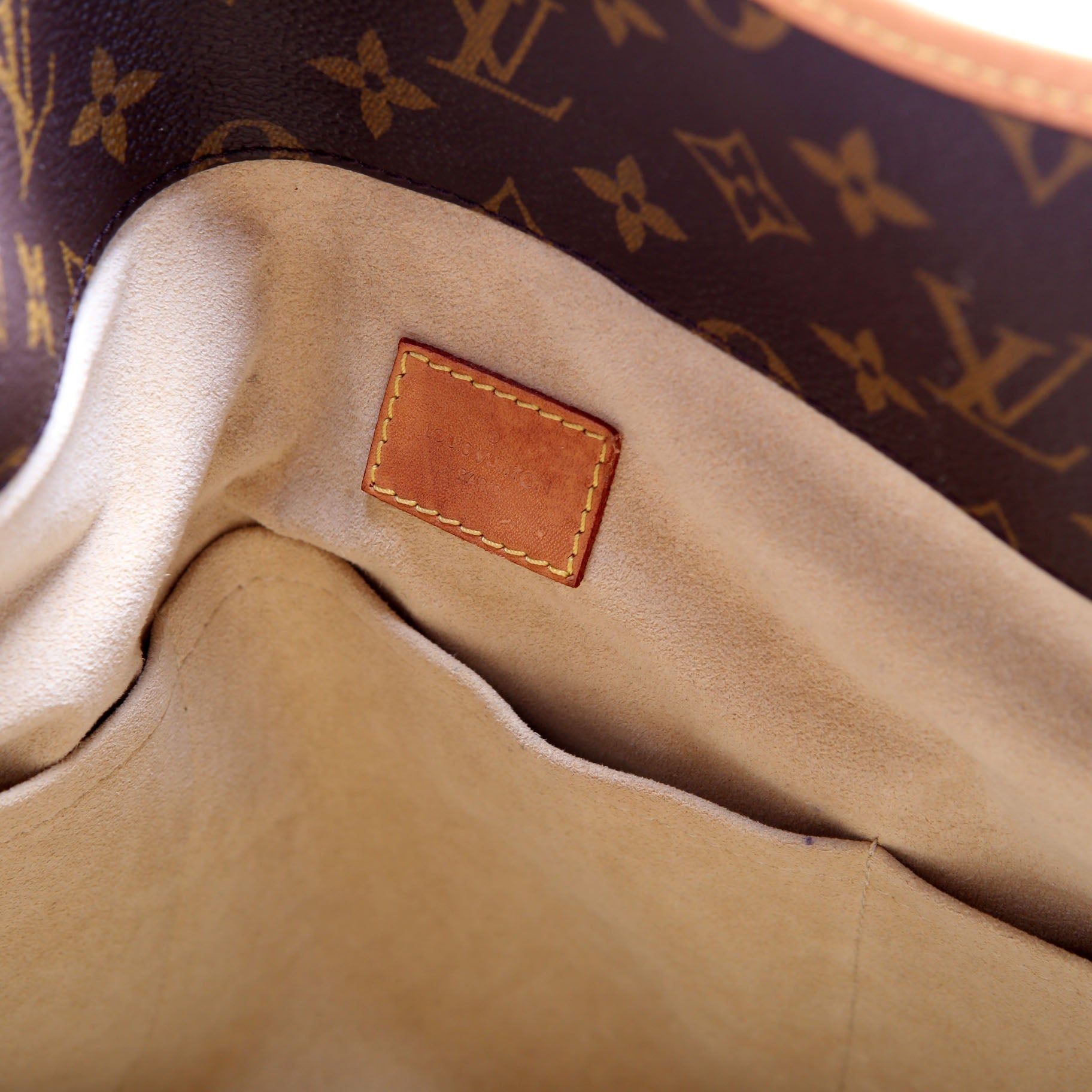 Artsy MM NM Monogram